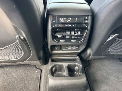 Used 2022 Jeep Grand Cherokee L Limited w/ Luxury Tech Group II image 17