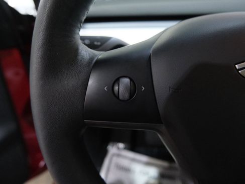 Used 2021 Tesla Model Y Performance image 34