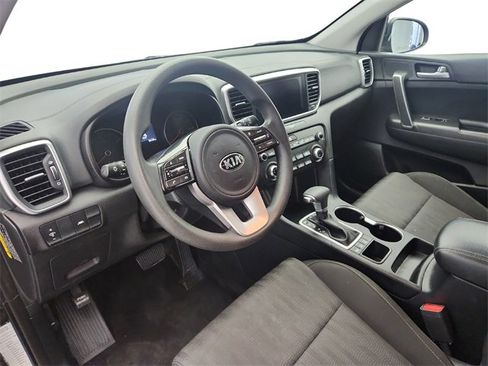 Used 2021 Kia Sportage LX image 9