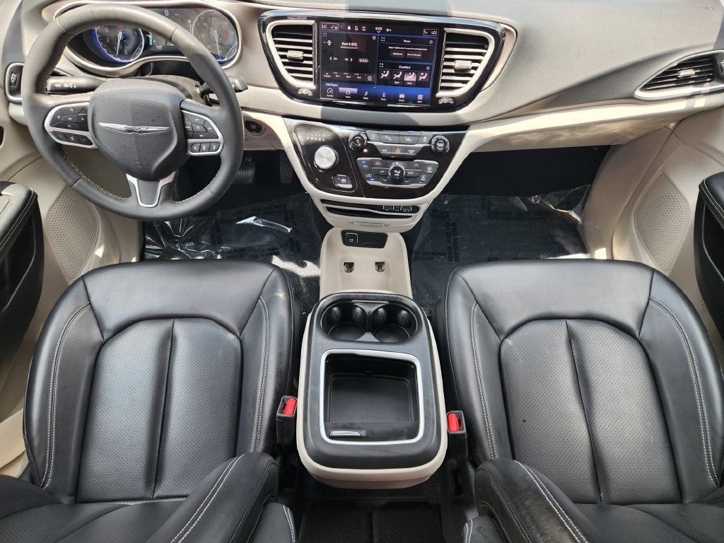 Used 2023 Chrysler Pacifica Touring-L FWD image 25