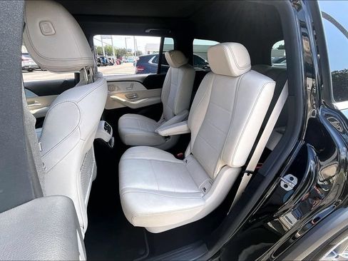 Used 2025 Mercedes-Benz GLS 450 4MATIC image 19
