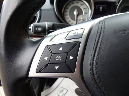Used 2014 Mercedes-Benz SL 550 image 35