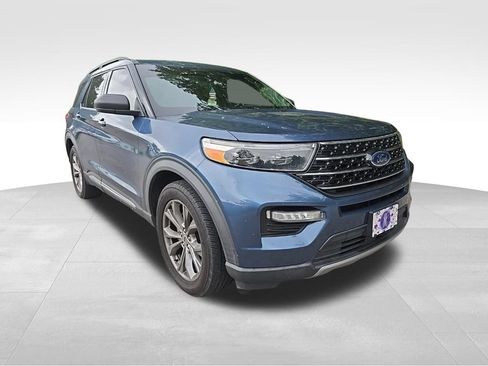 Used 2020 Ford Explorer XLT w/ Equipment Group 202A RWD image 10
