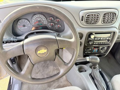 Used 2005 Chevrolet TrailBlazer LS w/ LS Preferred Equipment Group image 16