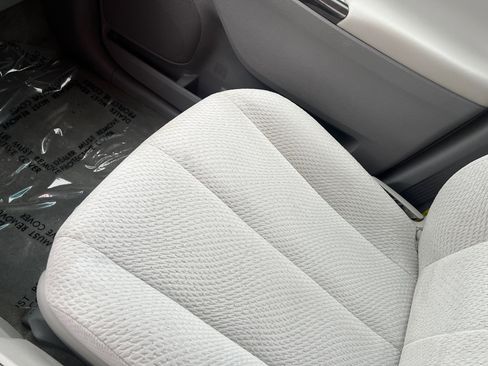 Used 2012 Toyota Sienna LE image 30