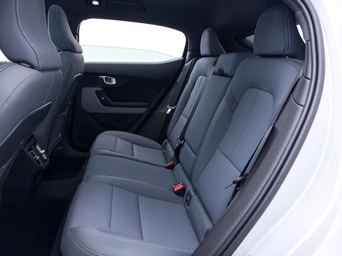 Used 2022 Polestar Polestar 2 w/ Plus Package AWD/4WD image 39