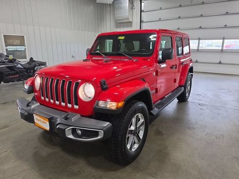 Used 2018 Jeep Wrangler Unlimited Sahara w/ Cold Weather Group AWD/4WD image 4