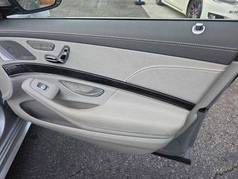 Used 2016 Mercedes-Benz S 550 Sedan image 23