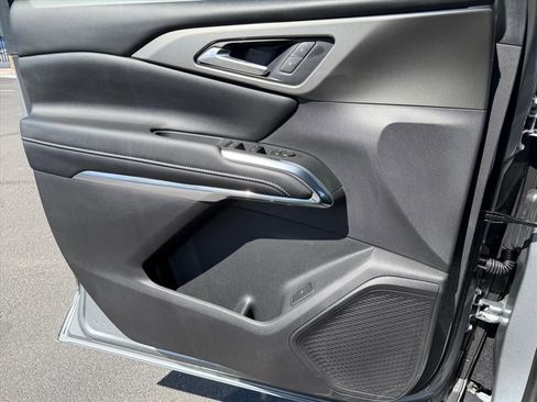 New 2026 Chevrolet Traverse LT w/ Sun and Wheel Package image 9