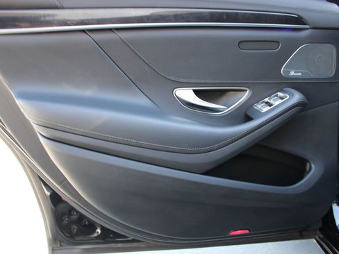 Used 2016 Mercedes-Benz S 550 Sedan image 15