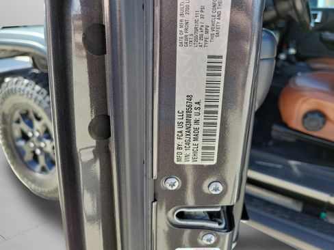 Used 2021 Jeep Wrangler Sport AWD/4WD image 31