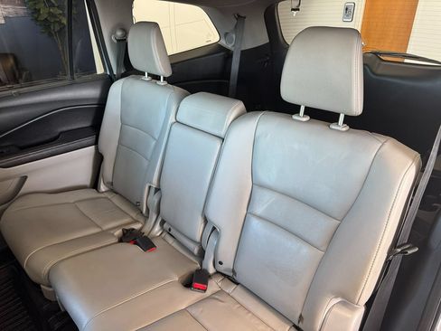 Used 2017 Honda Pilot Touring image 46