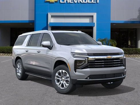 New 2026 Chevrolet Suburban LT image 8