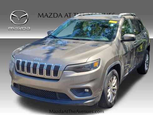 Used 2019 Jeep Cherokee Latitude w/ Popular Appearance Group FWD image 1