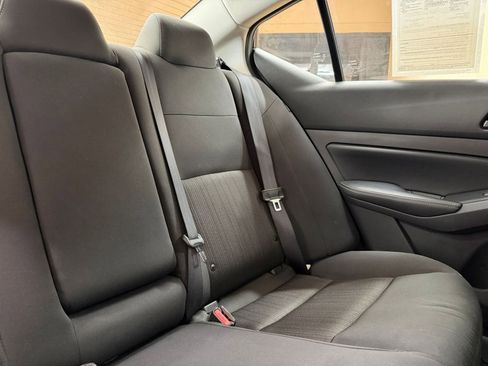 Used 2025 Nissan Altima 2.5 SV FWD image 37