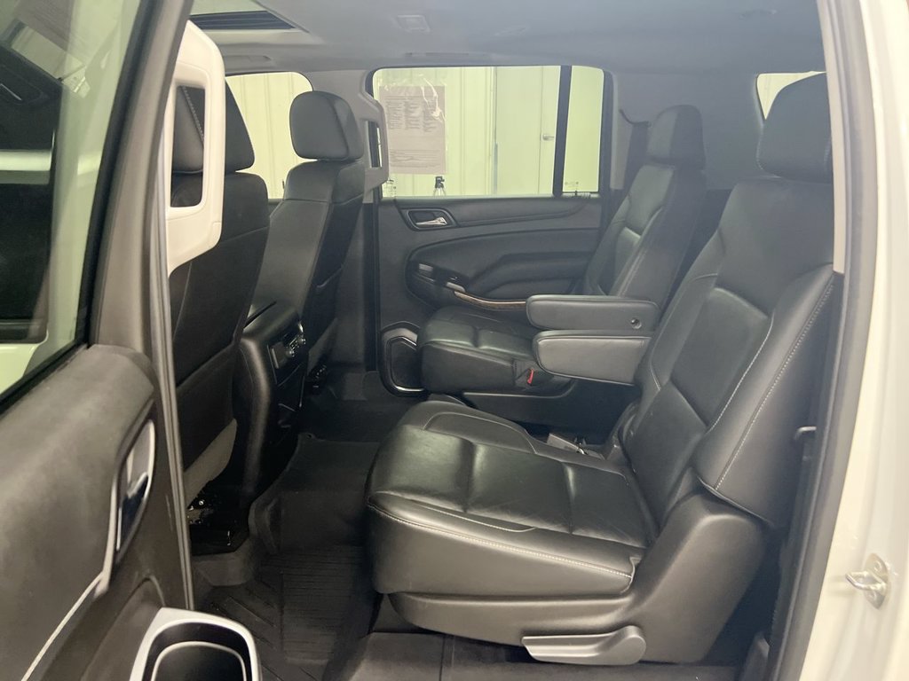 Used 2018 Chevrolet Suburban Premier w/ RST Edition AWD/4WD image 24