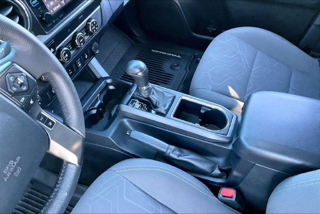 Used 2019 Toyota Tacoma TRD Sport w/ Technology Package AWD/4WD image 14