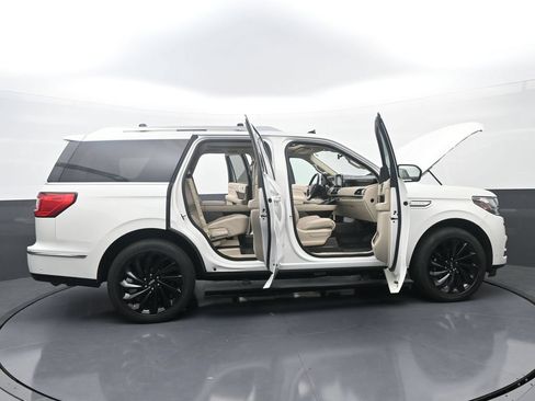 Used 2020 Lincoln Navigator Reserve w/ Equipment Group 208A Reserve AWD/4WD image 45