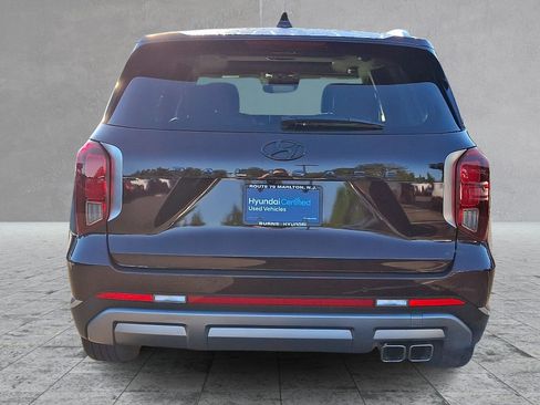 Used 2023 Hyundai Palisade Limited FWD image 6