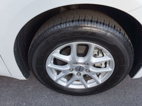 Used 2021 Chrysler Voyager Lxi image 16