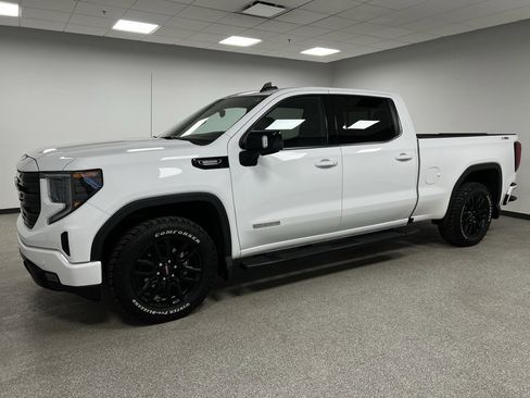 Used 2025 GMC Sierra 1500 Elevation w/ Elevation Premium Package image 6