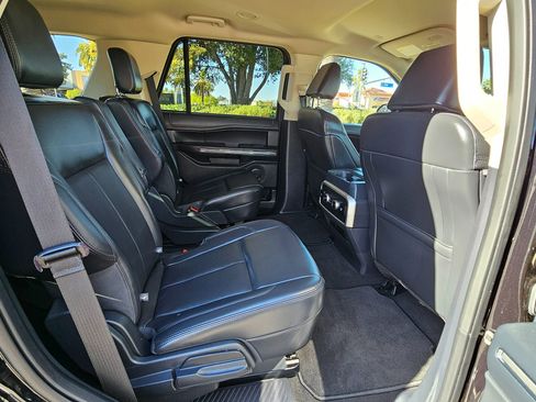 Used 2024 Ford Expedition XLT image 28