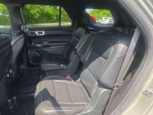 Used 2020 Ford Explorer XLT w/ Equipment Group 202A AWD/4WD image 25
