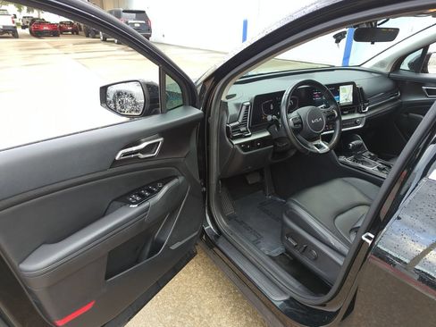 Used 2023 Kia Sportage EX FWD image 7