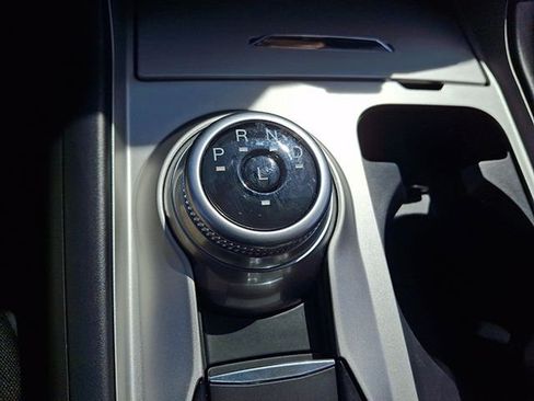Used 2023 Ford Explorer XLT AWD/4WD image 16