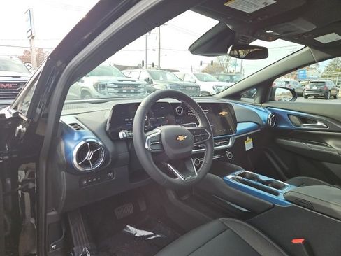 New 2026 Chevrolet Equinox EV LT image 26