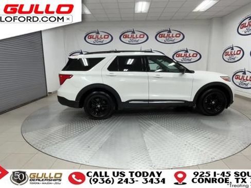 Certified 2020 Ford Explorer XLT w/ Equipment Group 202A RWD image 9