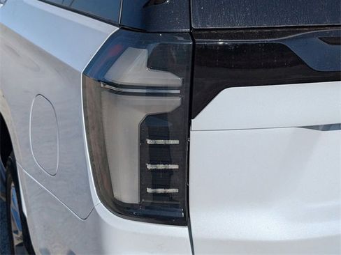 New 2026 Chevrolet Suburban Premier image 16