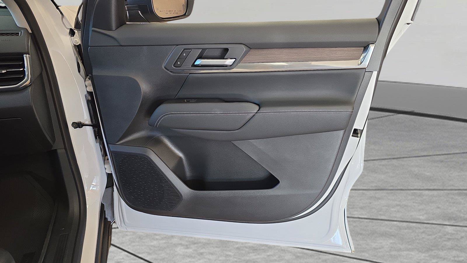 New 2027 GMC Terrain Denali w/ LPO, Floor Liner Package AWD/4WD image 15