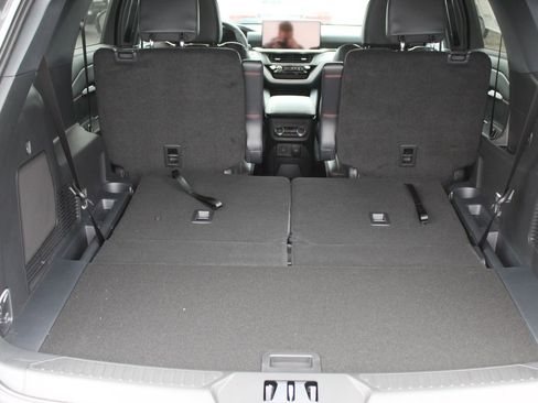 New 2026 Ford Explorer ST-Line w/ ST-Line Street Pack image 14