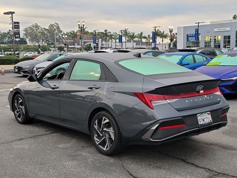 Certified 2025 Hyundai Elantra SEL image 28
