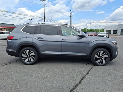 New 2025 Volkswagen Atlas SEL image 10