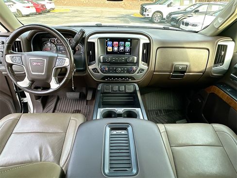 Used 2018 GMC Sierra 1500 SLT image 3