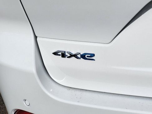 New 2024 Jeep Grand Cherokee Overland w/ Luxury Tech Group IV image 24