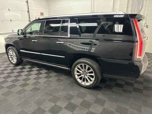 Used 2019 Cadillac Escalade ESV Premium Luxury AWD/4WD image 6