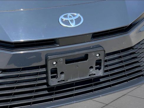 Used 2025 Toyota Camry LE FWD image 30