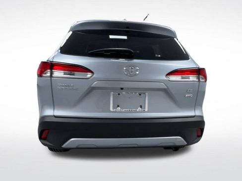 Certified 2023 Toyota Corolla Cross LE w/ Moonroof Package AWD/4WD image 8