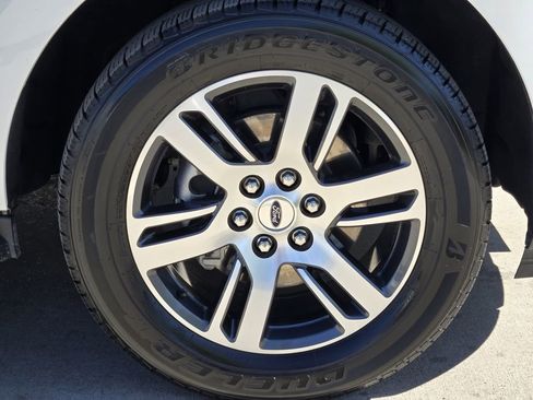 Used 2024 Ford Expedition XLT image 16