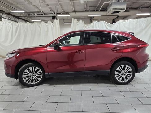 Certified 2024 Toyota Venza Limited image 13