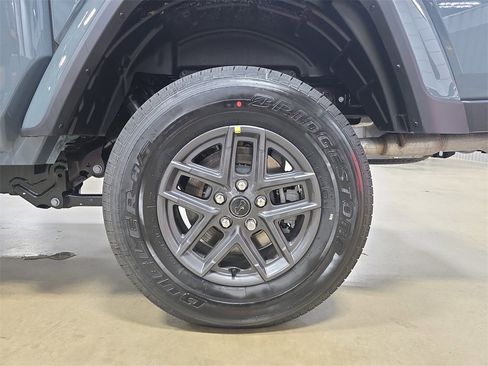 New 2026 Jeep Gladiator Sport image 35