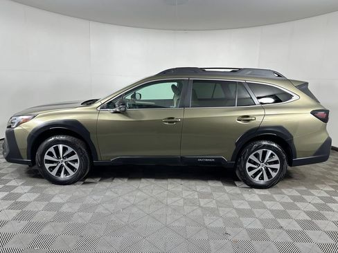 Used 2024 Subaru Outback Premium AWD/4WD image 2