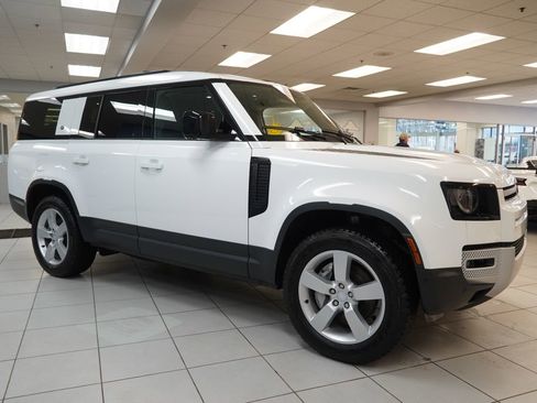 Used 2024 Land Rover Defender 130 S image 16