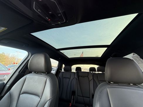 Used 2025 Audi Q7 3.0T Premium Plus image 21