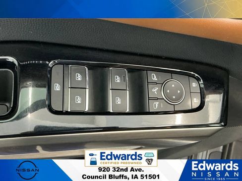 Used 2022 Nissan Pathfinder Platinum w/ Cargo Package AWD/4WD image 26