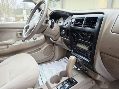 Used 2003 Toyota Tacoma PreRunner image 12