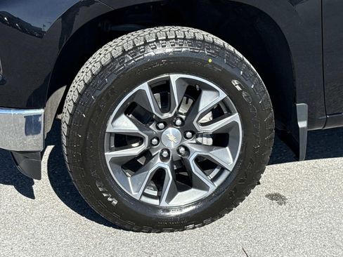 Used 2023 Chevrolet Silverado 1500 LT AWD/4WD image 30